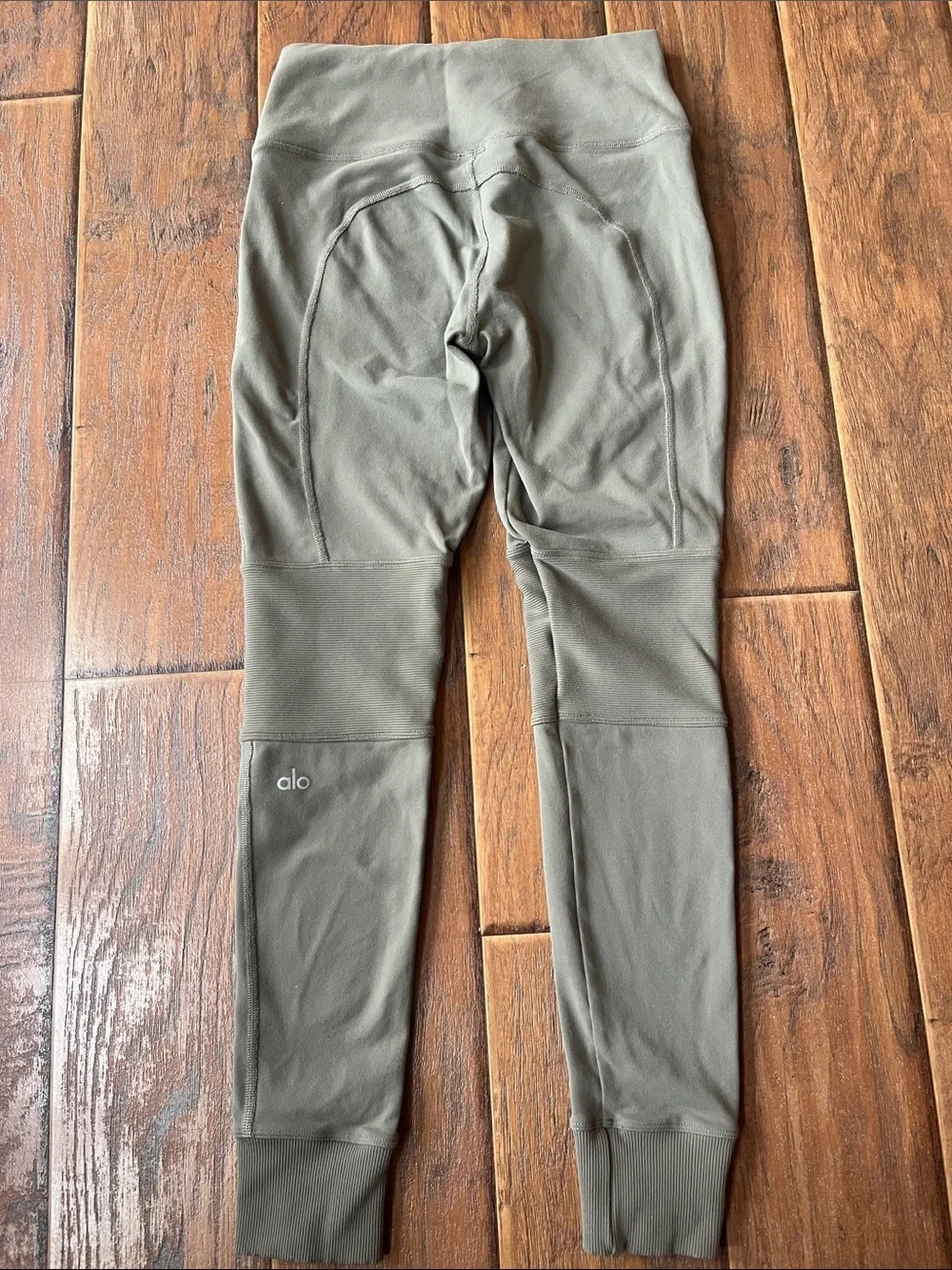 ALO Yoga Olive Green High-Waist Leggings - Size Medium